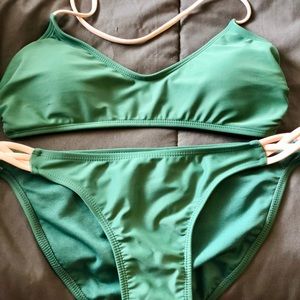 NWOT Green bikini with pink straps!